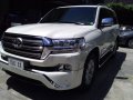 2nd Hand Toyota Land Cruiser 2017 Automatic Diesel for sale in Quezon City-0