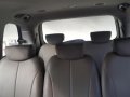 Selling 2nd Hand Kia Carnival 2014 in Quezon City-1
