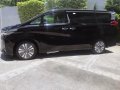 Selling Pearl White Toyota Alphard 2019 Automatic Gasoline in Quezon City-3