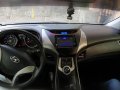 Selling Hyundai Elantra Manual 2012 -4