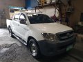 2nd Hand Toyota Hilux 2009 Manual Diesel for sale in Parañaque-9