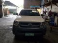 2nd Hand Toyota Hilux 2009 Manual Diesel for sale in Parañaque-11