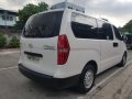 Selling Hyundai Starex 2017 Manual Gasoline in Quezon City-4