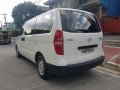 Selling Hyundai Starex 2017 Manual Gasoline in Quezon City-3
