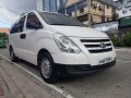 Selling Hyundai Starex 2017 Manual Gasoline in Quezon City-5
