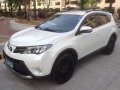 White Toyota Rav4 2013 for sale in Mandaluyong-8