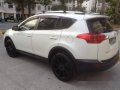 White Toyota Rav4 2013 for sale in Mandaluyong-3