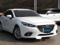 White Mazda 3 2015 at 15000 km for sale-10