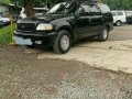 Selling 2nd Hand Ford Expedition 2002 in Mandaluyong-1