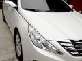 Selling White 2011 Hyundai Sonata at 29000 km in Metro Manila -2