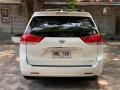 Selling White Toyota Sienna 2014 Van Automatic Gasoline at 24000 km in Quezon City-2