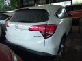 White Honda Hr-V 2015 Automatic Gasoline for sale in Makati-2