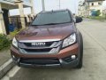 Selling Used Isuzu Mu-X 2015 in Taguig-4