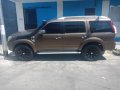 Selling 2nd Hand Ford Everest 2011 in Pasay-0