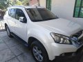 White Isuzu Mu-X 2016 at 49800 km for sale-3