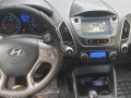 Selling Hyundai Tucson 2012 Automatic Gasoline in Malabon-0