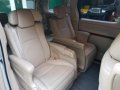 Selling 2nd Hand Toyota Alphard 2010 in Quezon City-8