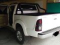 Sell White 2014 Toyota Hilux at 63953 km -2