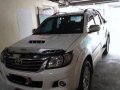 Sell White 2014 Toyota Hilux at 63953 km -3