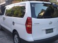 Sell 2nd Hand 2010 Hyundai Grand Starex Manual Diesel in Las Piñas-7