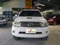 Selling White Toyota Fortuner 2010 Automatic Diesel at 118000 km -5