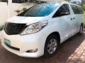 2nd Hand Toyota Alphard 2011 at 40000 km for sale-1