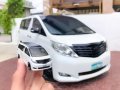 2nd Hand Toyota Alphard 2011 at 40000 km for sale-2