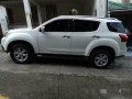 White Isuzu Mu-X 2016 at 93000 km for sale-6