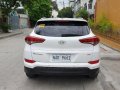 Sell White 2016 Hyundai Tucson Automatic Diesel at 28000 km -1