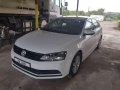 White Volkswagen Jetta 2017 at 10000 km for sale-3