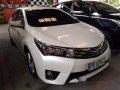 White Toyota Corolla Altis 2015 Automatic Gasoline for sale -6