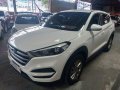 Selling White Hyundai Tucson 2016 in Quezon City-5