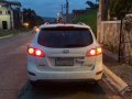 2nd Hand Hyundai Santa Fe 2010 for sale in Quezon City-3
