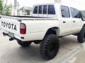 Toyota Hilux 2000 Manual Gasoline for sale in Manila-4