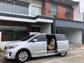 Selling 2nd Hand Kia Grand Carnival 2017 in Manila-3