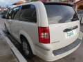 Selling 2nd Hand Chrysler Town And Country 2009 in Muntinlupa-8