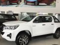 Selling Brand New White Toyota Hilux 2019 in Metro Manila -1