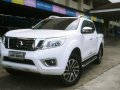 White Nissan Navara 2017 at 17640 km for sale-5