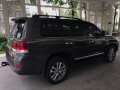 Selling Toyota Land Cruiser 2019 at 10000 km in Manila-2
