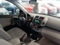 2nd Hand Toyota Rav4 2010 for sale in Manila-5