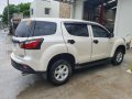 Sell 2nd Hand 2018 Isuzu Mu-X Manual Diesel at 7000 km in Plaridel-3