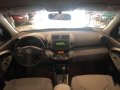 2nd Hand Toyota Rav4 2010 at 43000 km for sale in Makati-0