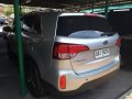 Selling Silver Kia Sorento 2014 at 10000 km in Manila-4