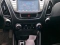 2nd Hand Hyundai Tucson 2015 at 50000 km for sale-3