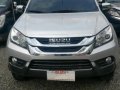 2nd Hand Isuzu Mu-X 2017 Manual Diesel for sale in Cainta-2