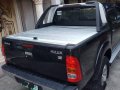 Black Toyota Hilux 2010 at 85000 km for sale in Manila-5
