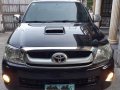 Black Toyota Hilux 2010 at 85000 km for sale in Manila-7