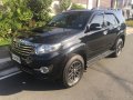 Selling Black Toyota Fortuner 2015 Automatic Diesel at 48000 km in Quezon City-3