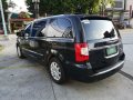 Selling 2nd Hand Chrysler Town And Country 2012 in Pasig-5