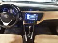 Sell Black 2017 Toyota Corolla Altis 16000 km in Quezon City -2